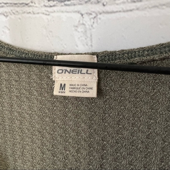 O’Neill Long Sleeve Waffle Knit Top Mickey Green Size Medium NWT - Picture 10 of 13